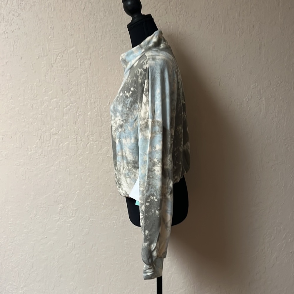 Abound Tie-Dye Quarter-Zip Pullover in Gray and Cream - Picture 2 of 8